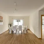 Bright & Airy 3br Spacious Willa Sesimbra