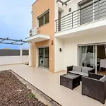 Bright & Airy 3br Spacious * Sesimbra