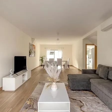 Bright & Airy 3br Spacious Sesimbra