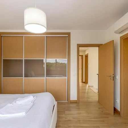 Bright & Airy 3br Spacious Sesimbra