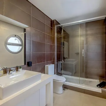 Bright & Airy 3br Spacious Sesimbra