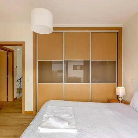 Bright & Airy 3br Spacious Villa *
