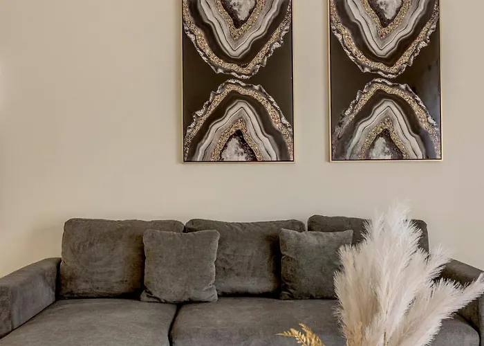 Villa Bright & Airy 3br Spacious *