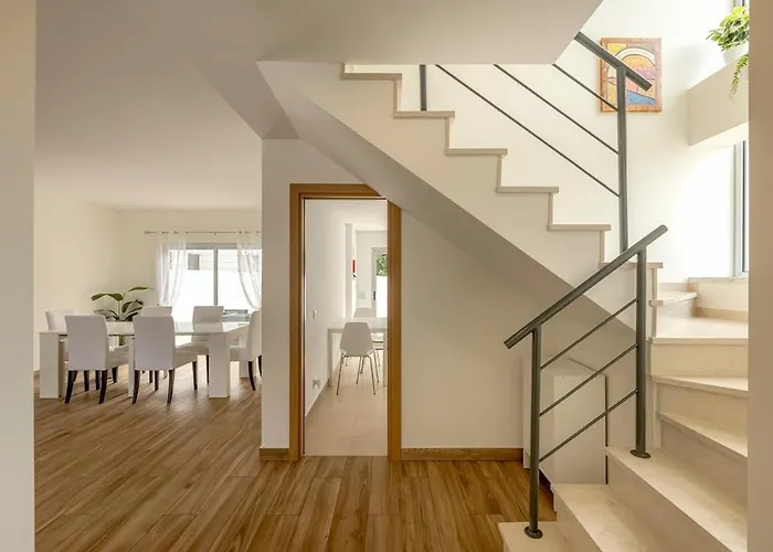 Bright & Airy 3br Spacious Sesimbra