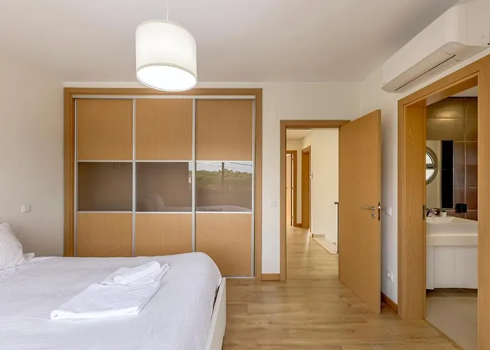 Bright & Airy 3br Spacious Sesimbra