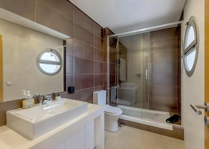 Bright & Airy 3br Spacious Sesimbra