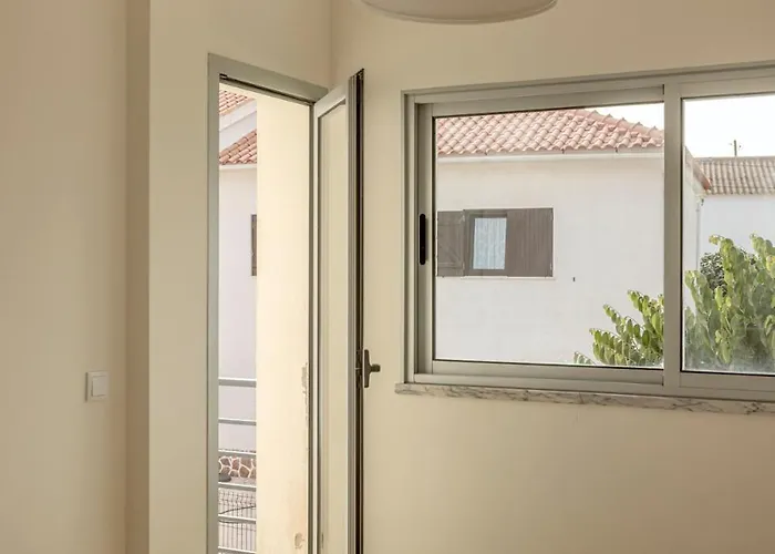 Bright & Airy 3br Spacious