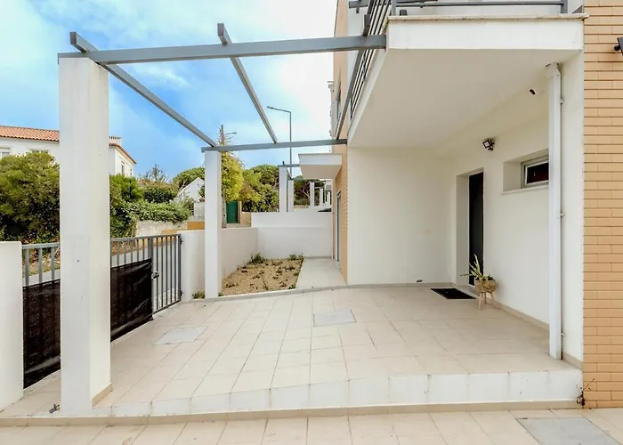 Villa Bright & Airy 3br Spacious