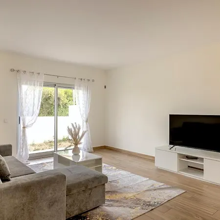 Bright & Airy 3br Spacious Villa *