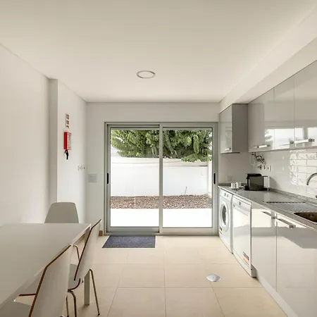 Bright & Airy 3br Spacious Villa *