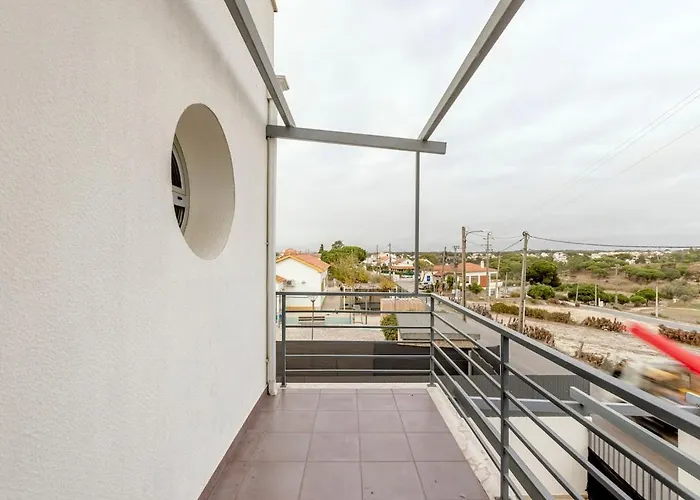 Bright & Airy 3br Spacious Villa