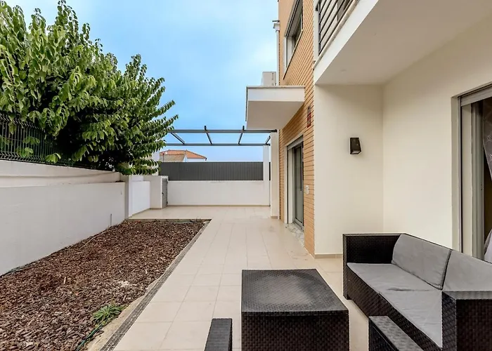 Bright & Airy 3br Spacious Villa Sesimbra