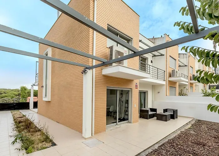 Villa Bright & Airy 3br Spacious